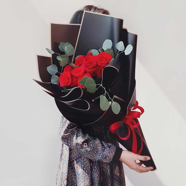 naomi-red-romance